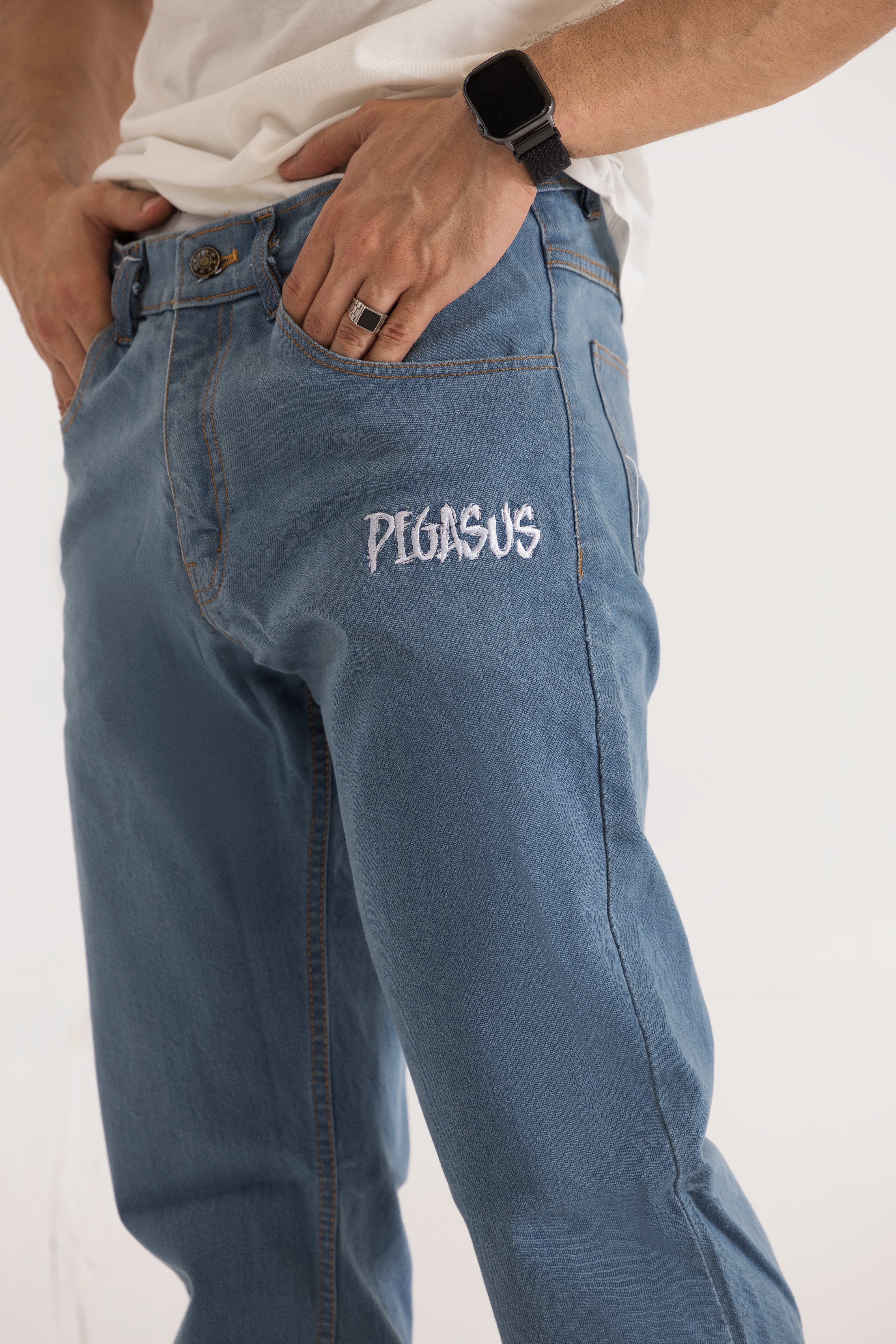 BLUE BAGGY JEANS