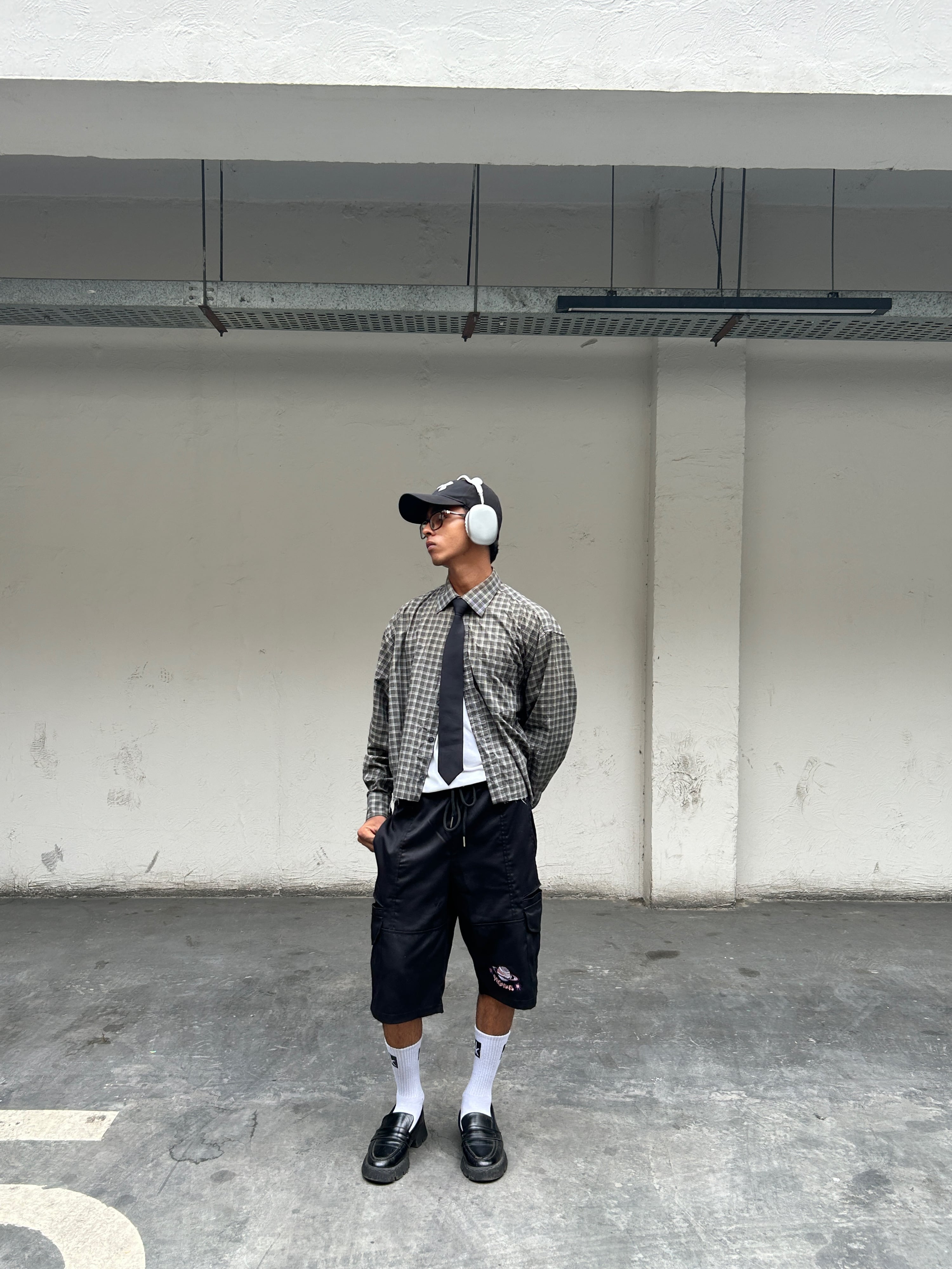 CARGO SHORTS- BLACK Pegasus