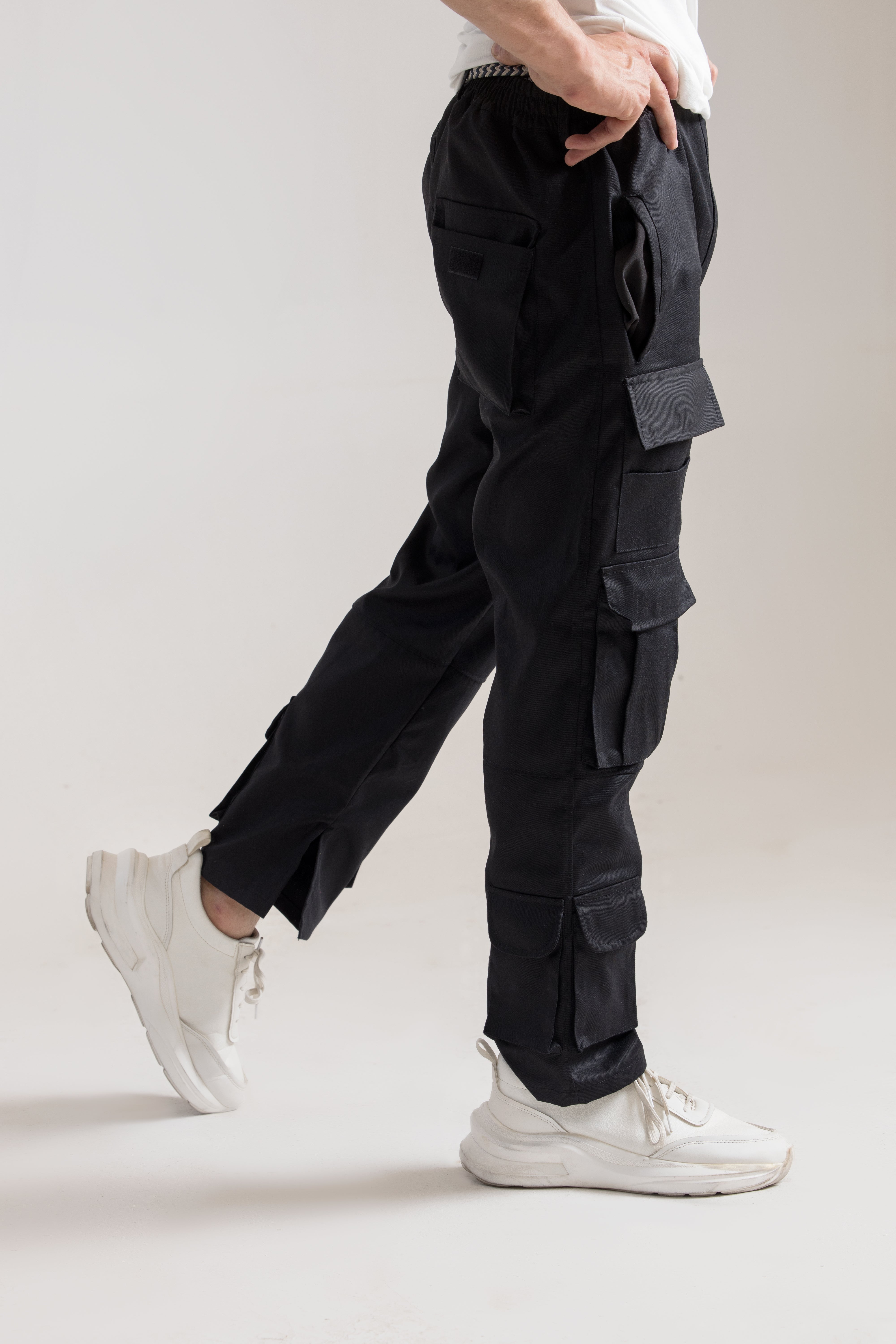 XI Cargo Black