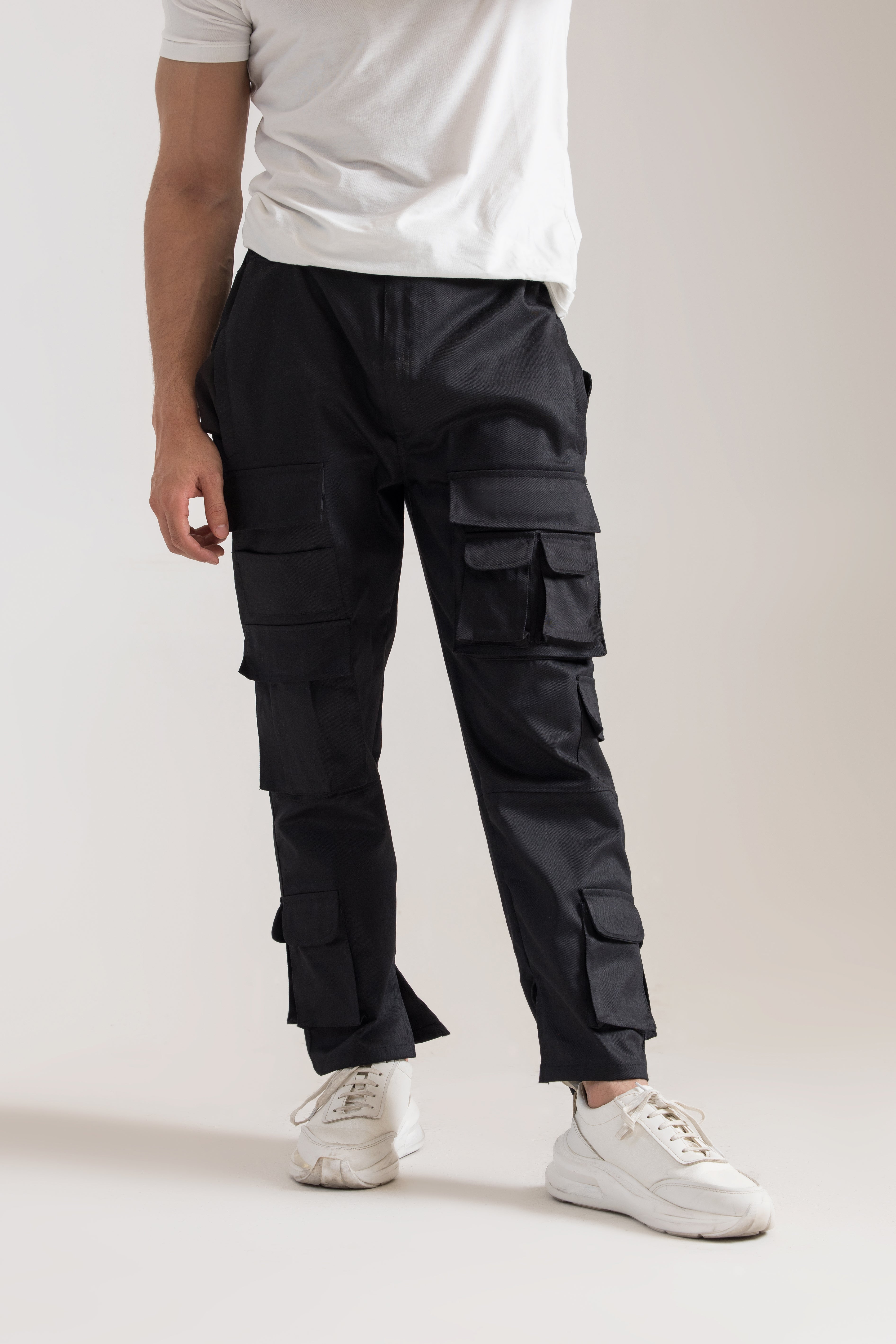 XI Cargo Black