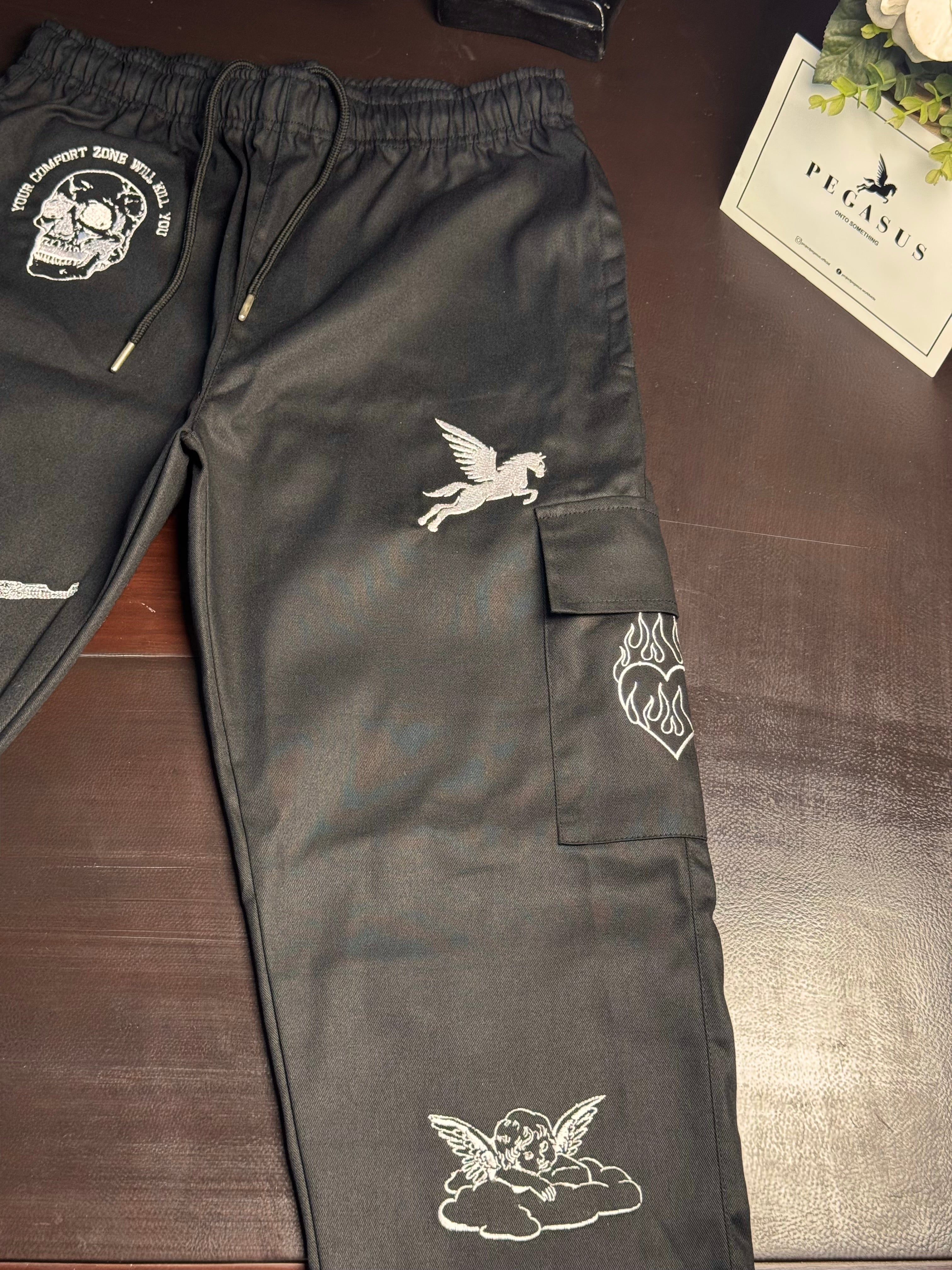 EMBROIDERED CARGO- BLACK Pegasus